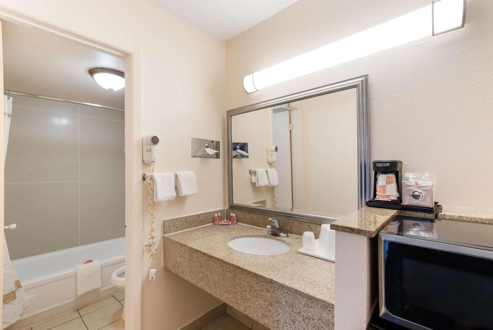 Hotel Econo North 2*